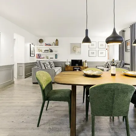 Appartamento Livinparis - Luxury 3 Bedrooms Le Marais I *